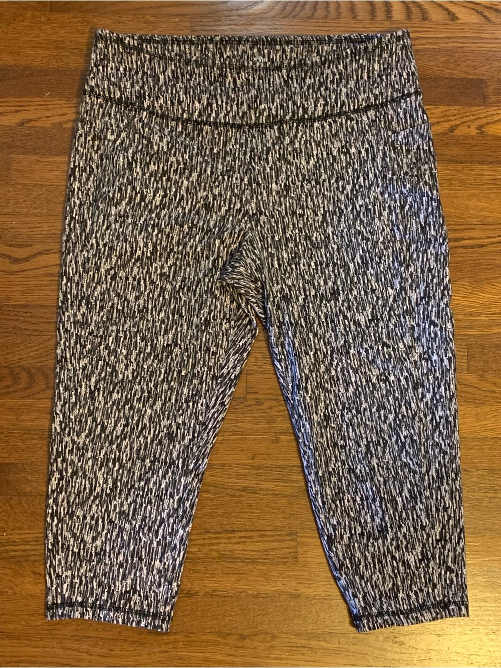 T by Talbots Workout Leggings Capri Size Large - Picture 12 of 12